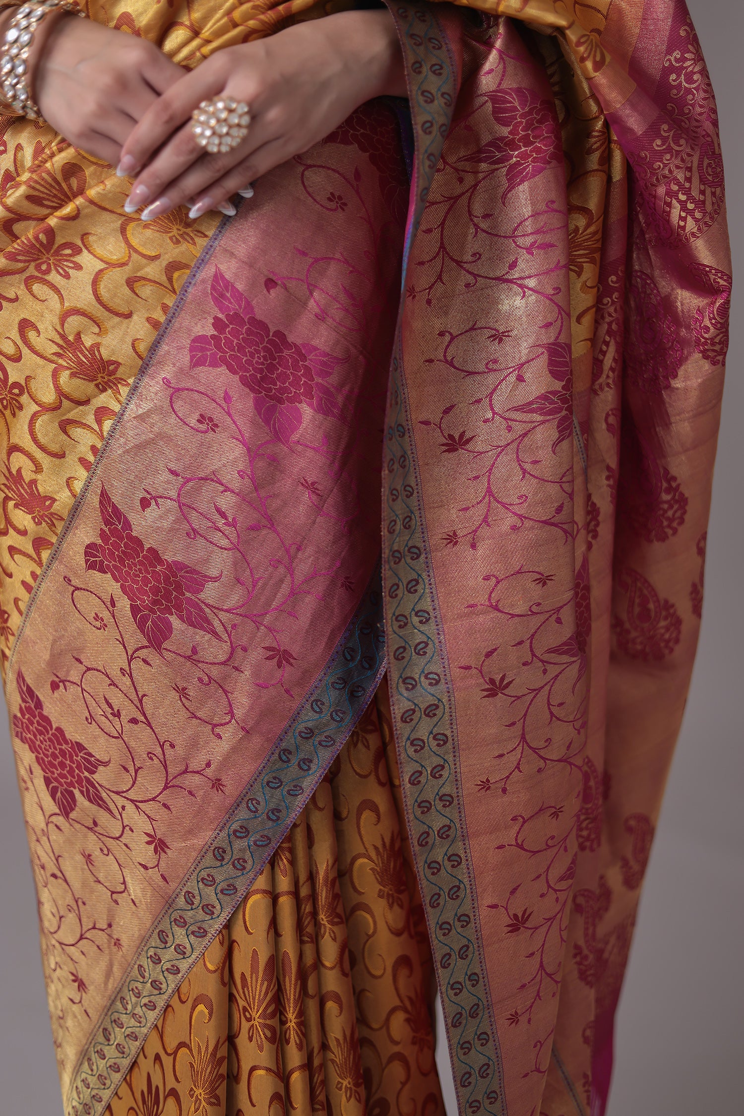 Hand Woven Pure Handloom Saree - Image 4