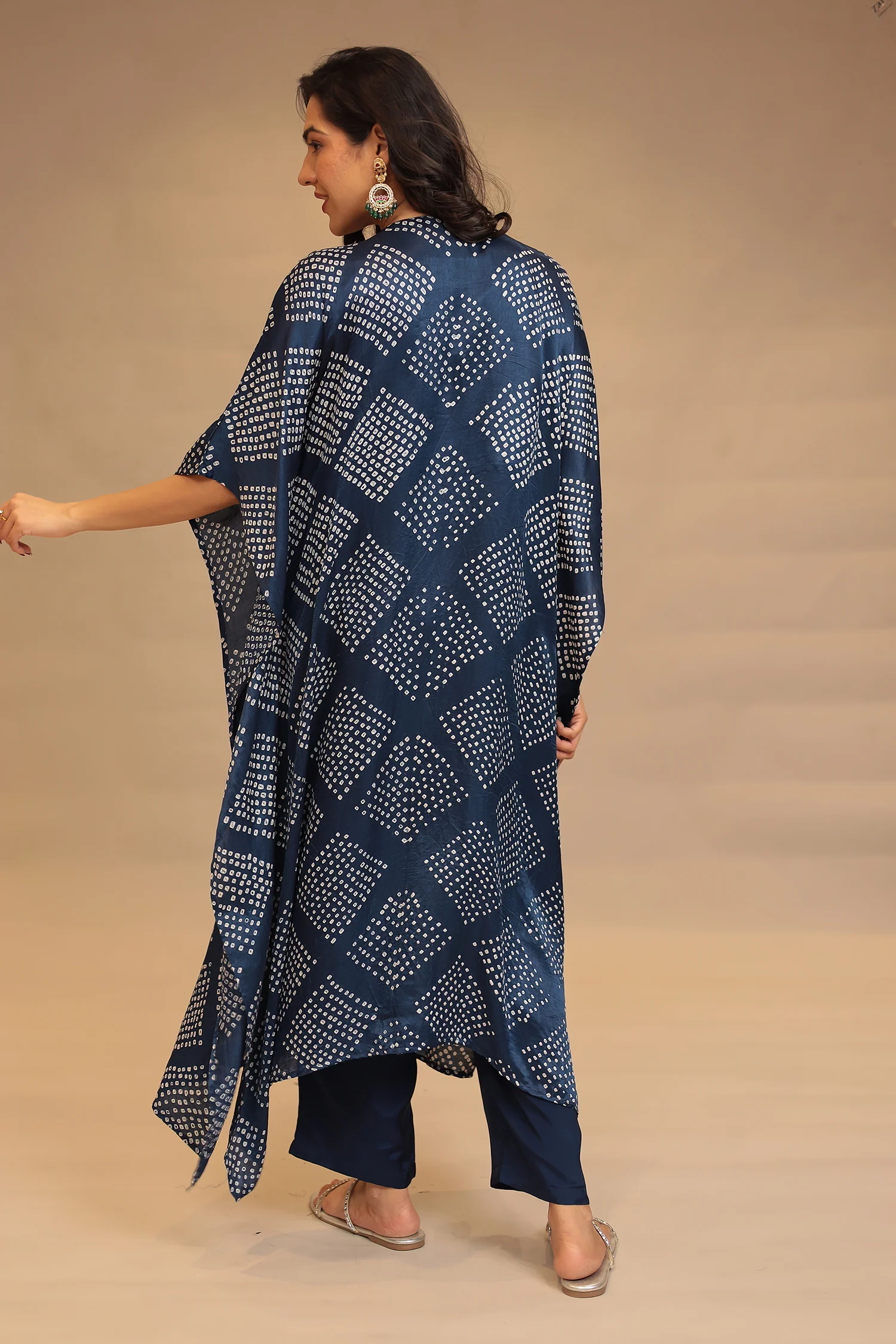 Bandhej Gajji silk Kaftan with Pearl, Sequins, Thread, Zardozi and Zari work - Image 6