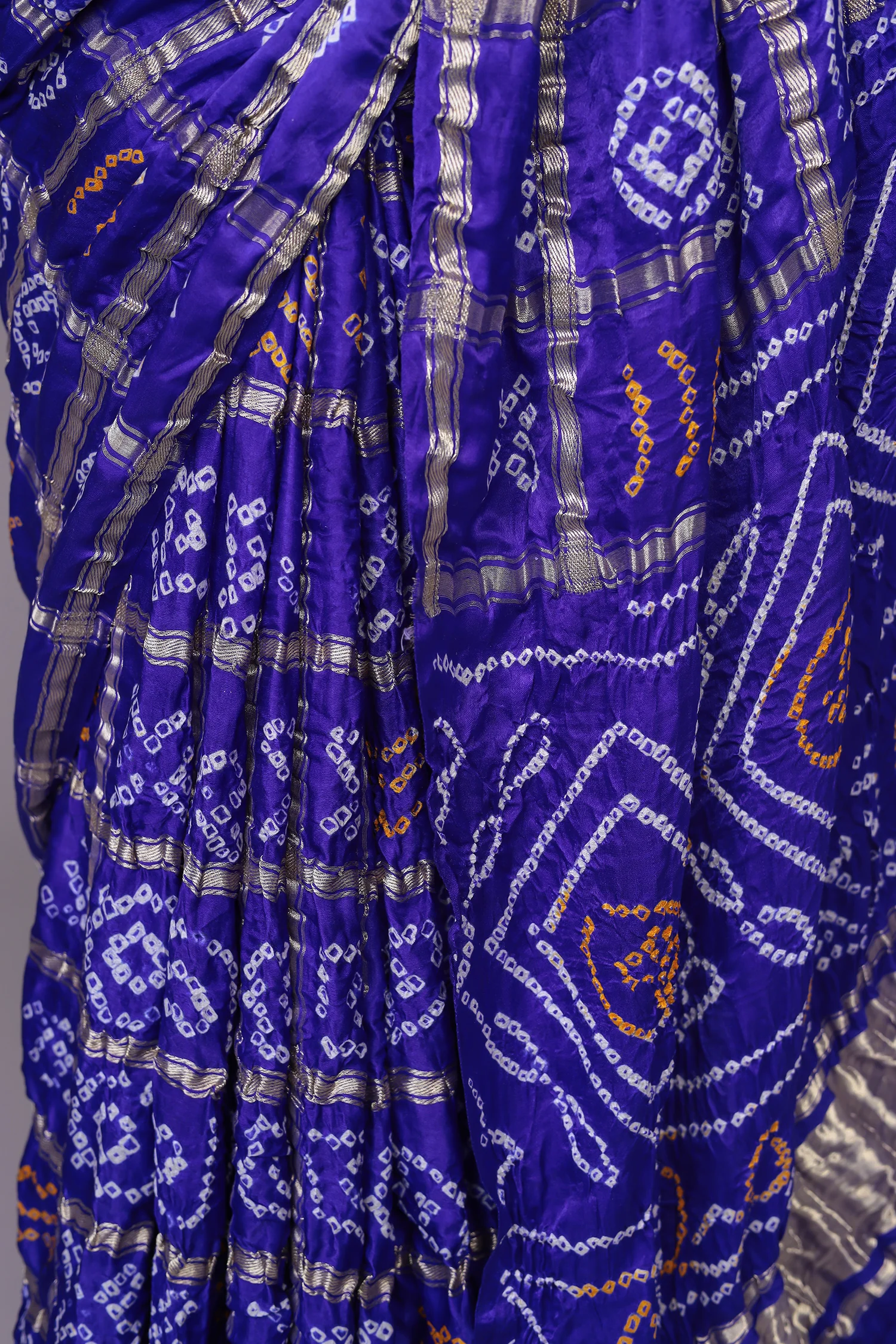 Bandhej Ghatchola Silk Saree with Zari work - Image 4