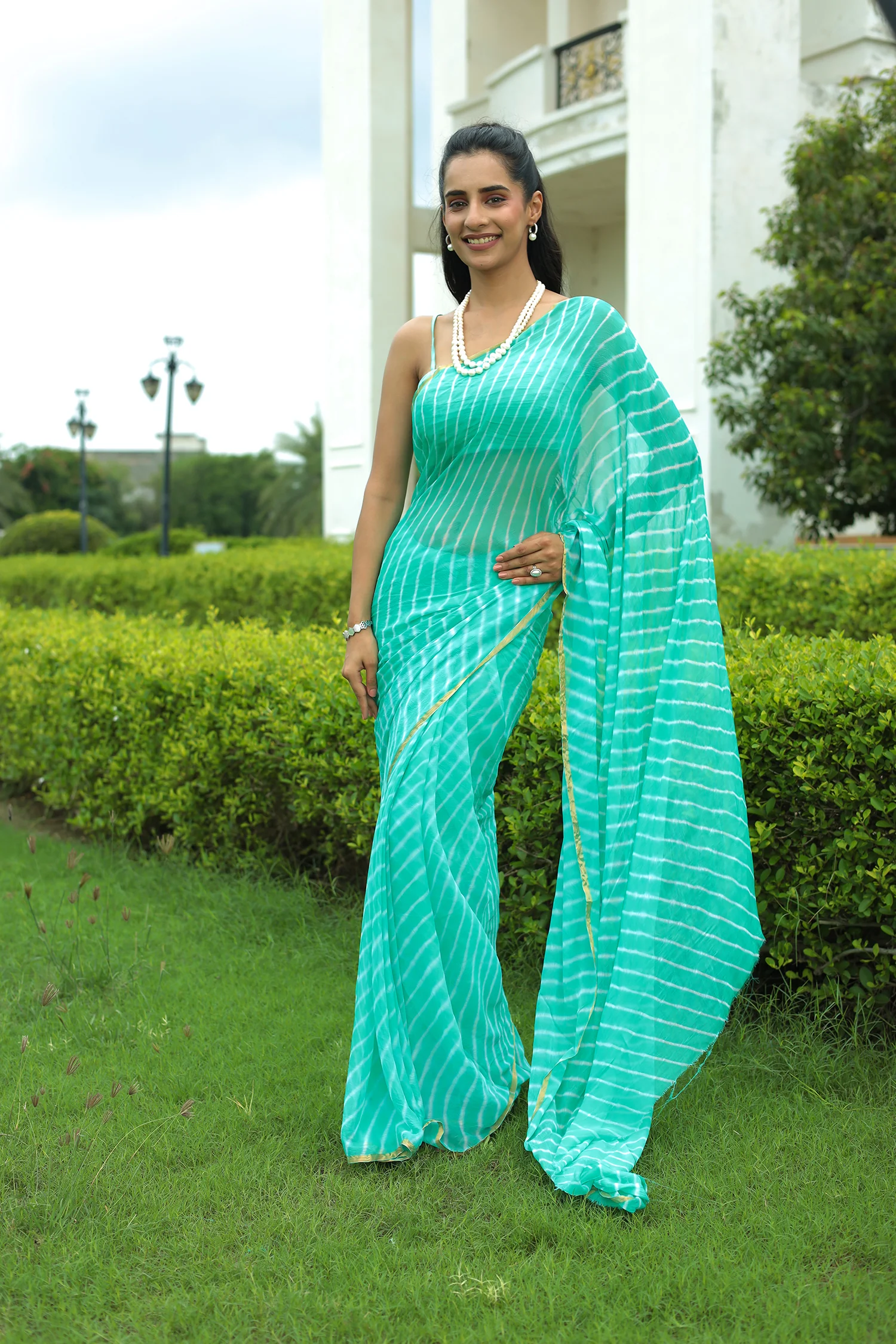 Leheriya Chiffon Saree with Zari border - Image 17