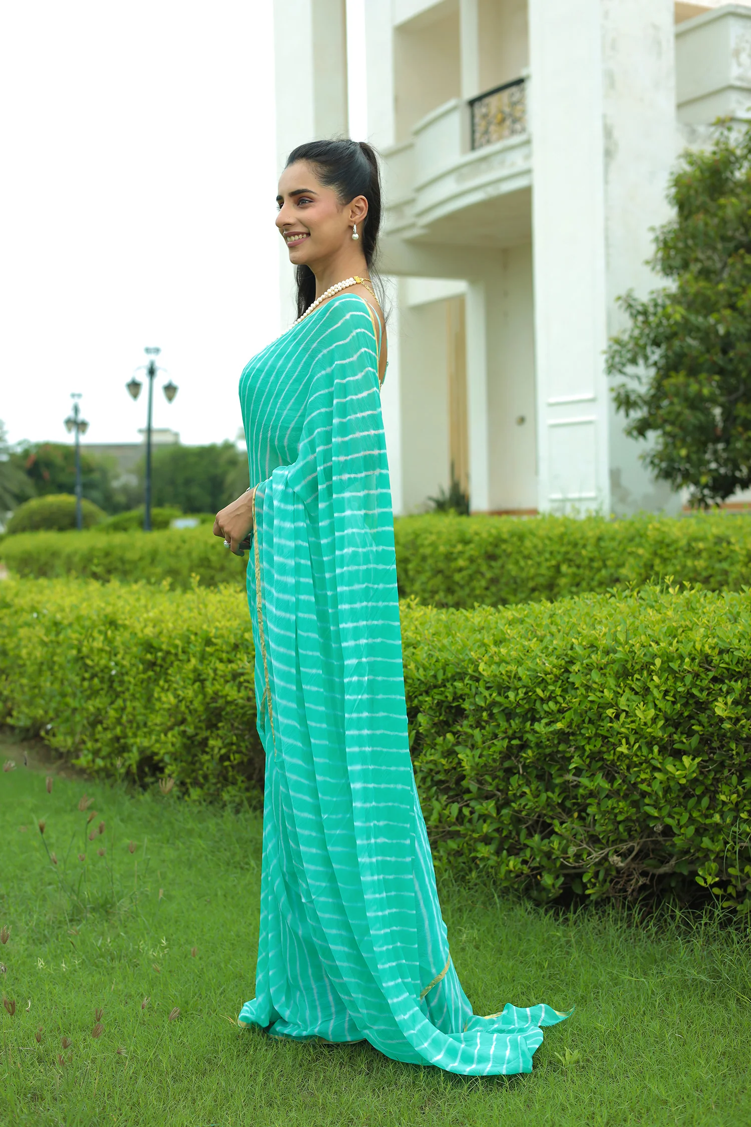 Leheriya Chiffon Saree with Zari border - Image 19