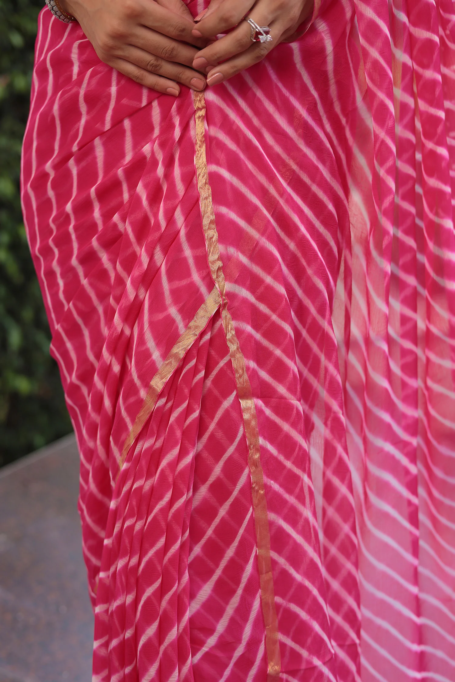 Leheriya Chiffon Saree with Zari border - Image 4