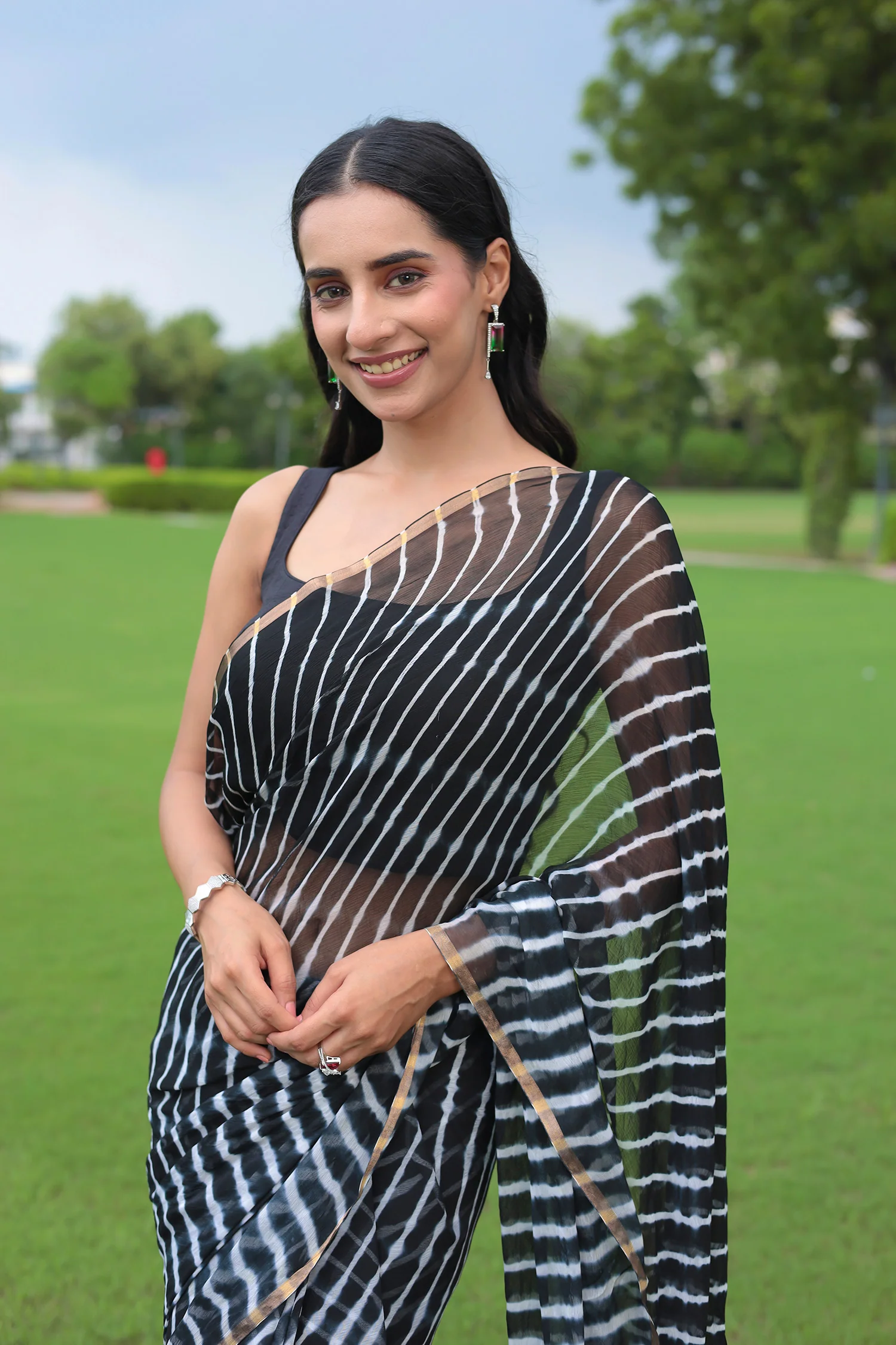 Leheriya Chiffon Saree with Zari border - Image 15