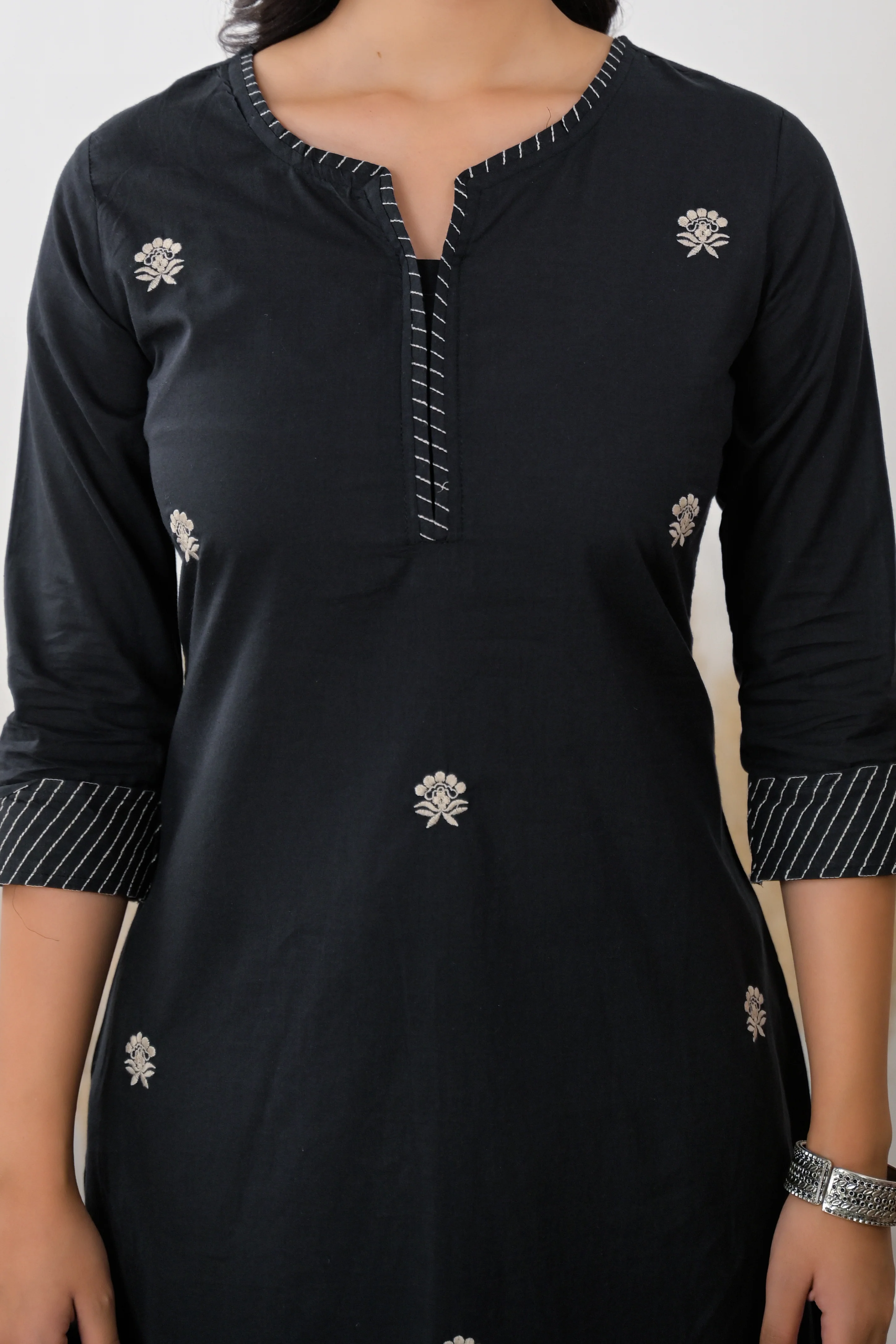 Cotton Kurta with Thread work. - Image 5