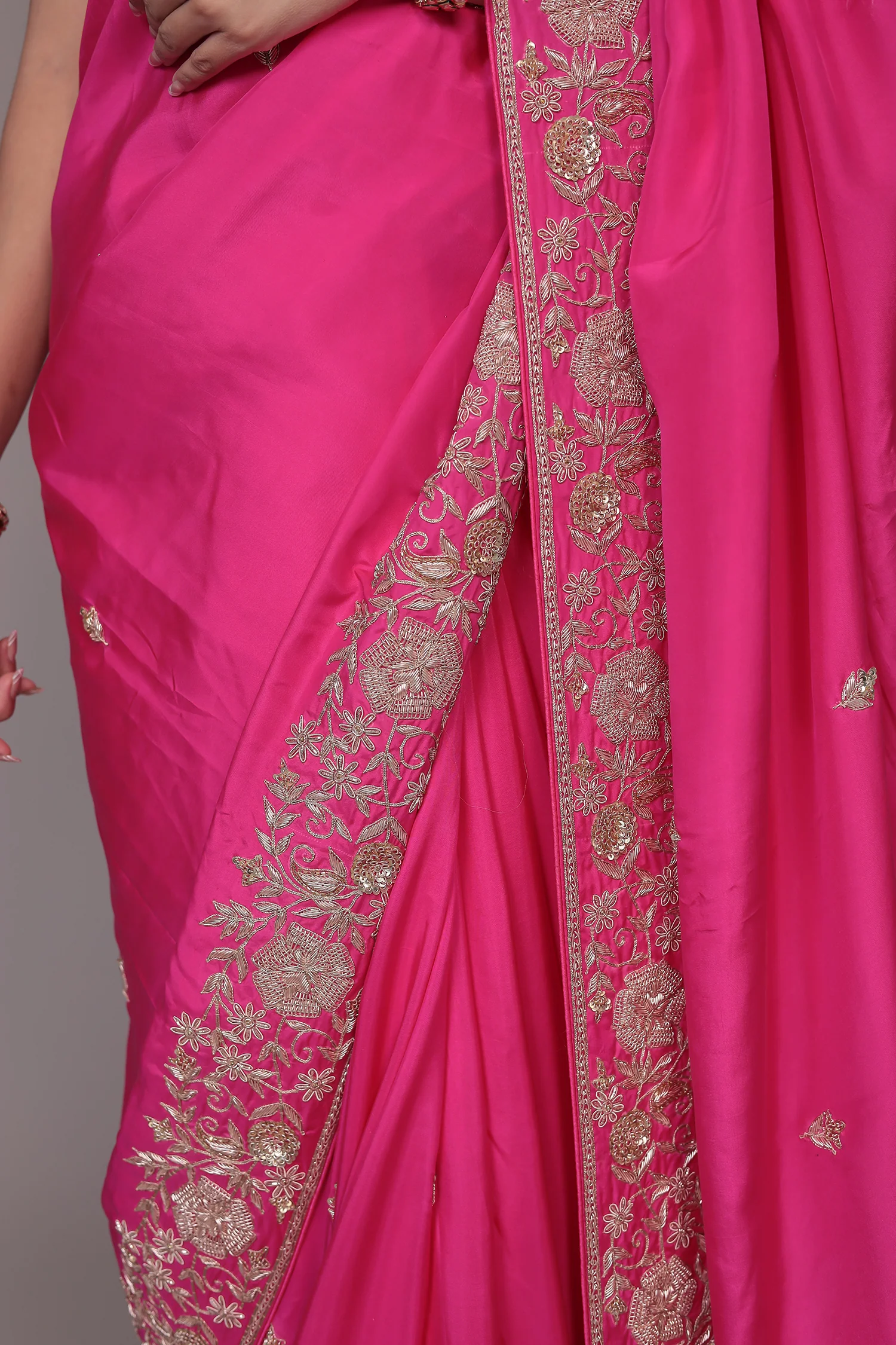Crepe Silk Saree Embellished with Dori and Zardozi work - Image 4