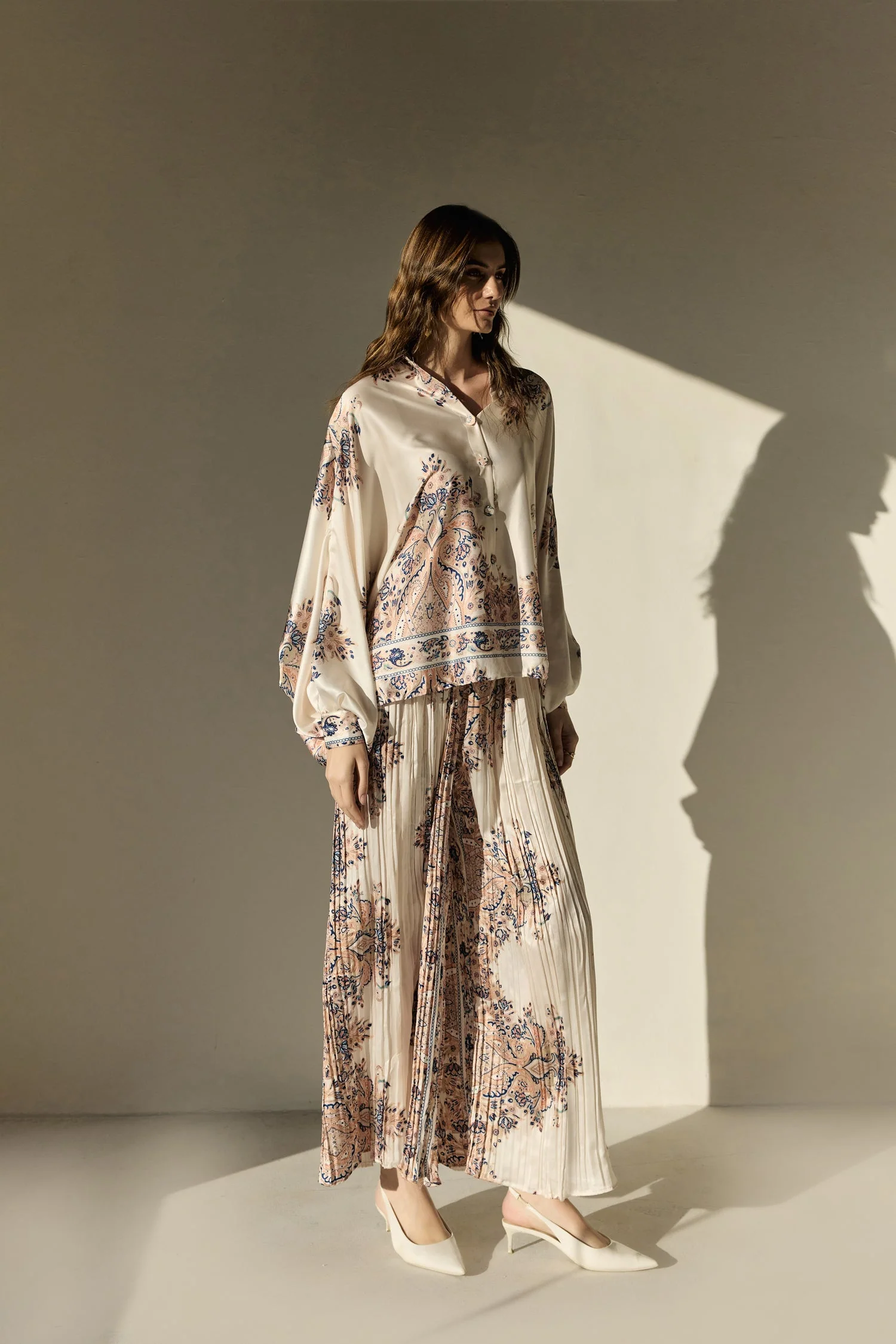 Floral Print Satin Co Ords With Pleated Pant - Image 3