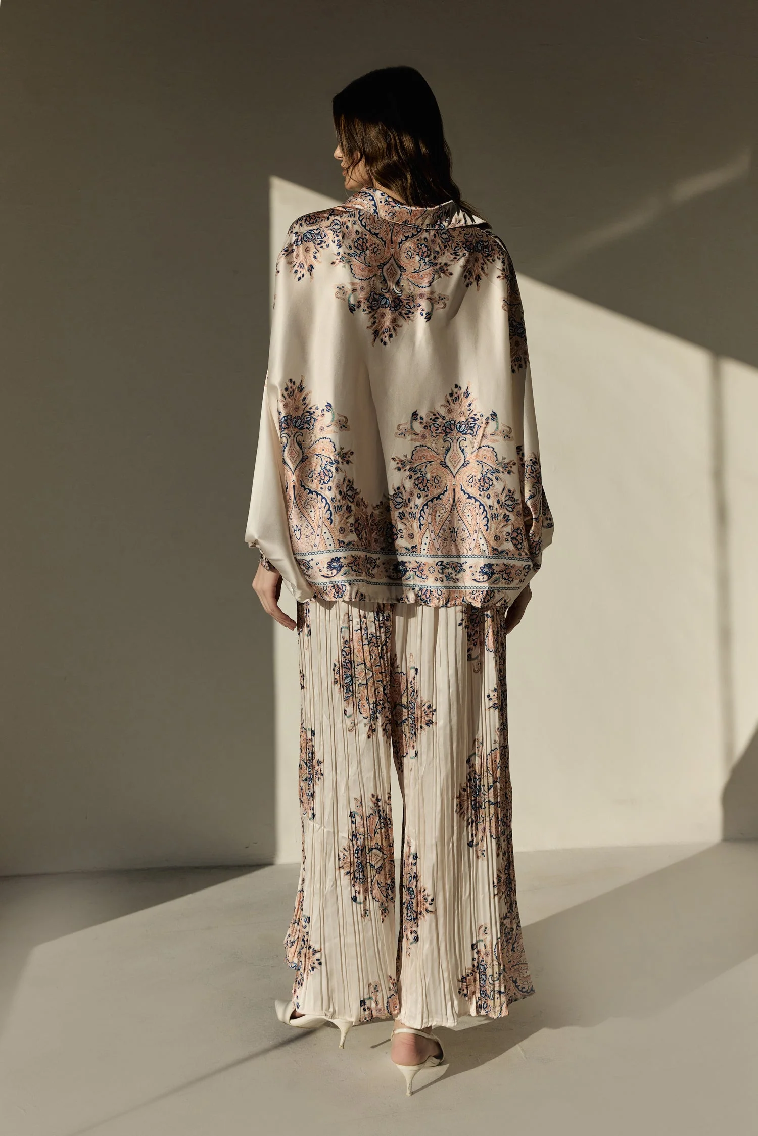 Floral Print Satin Co Ords With Pleated Pant - Image 5