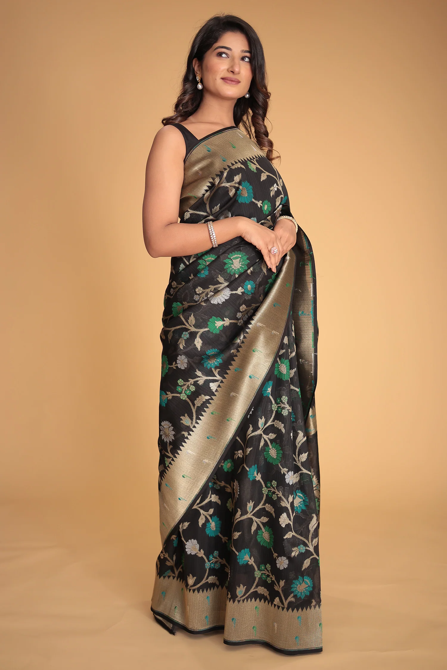 Hand Woven Organza Pure Silk Saree - Image 3