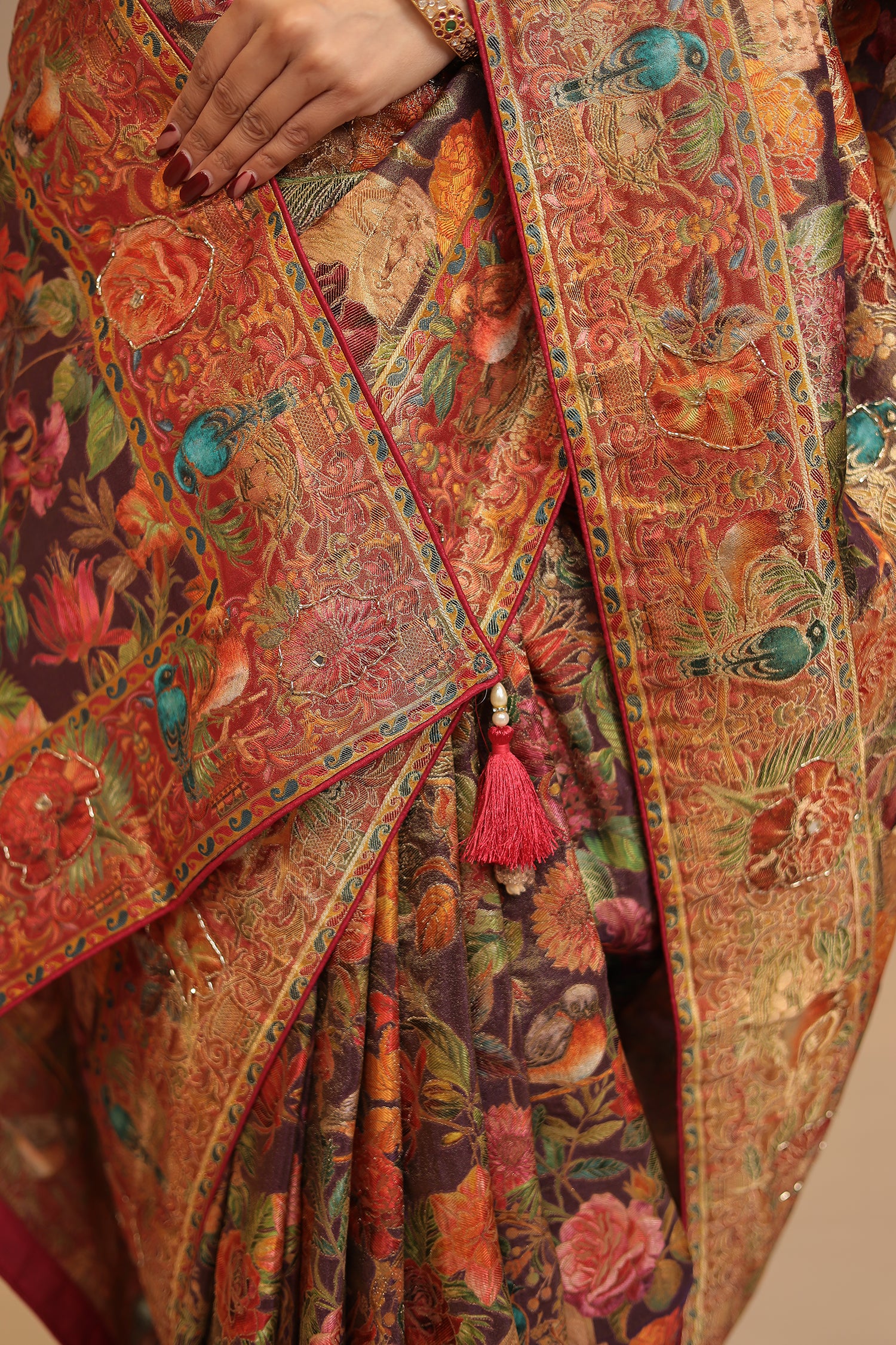 Handloom silk Saree with Cutdana, Mirror work - Image 4