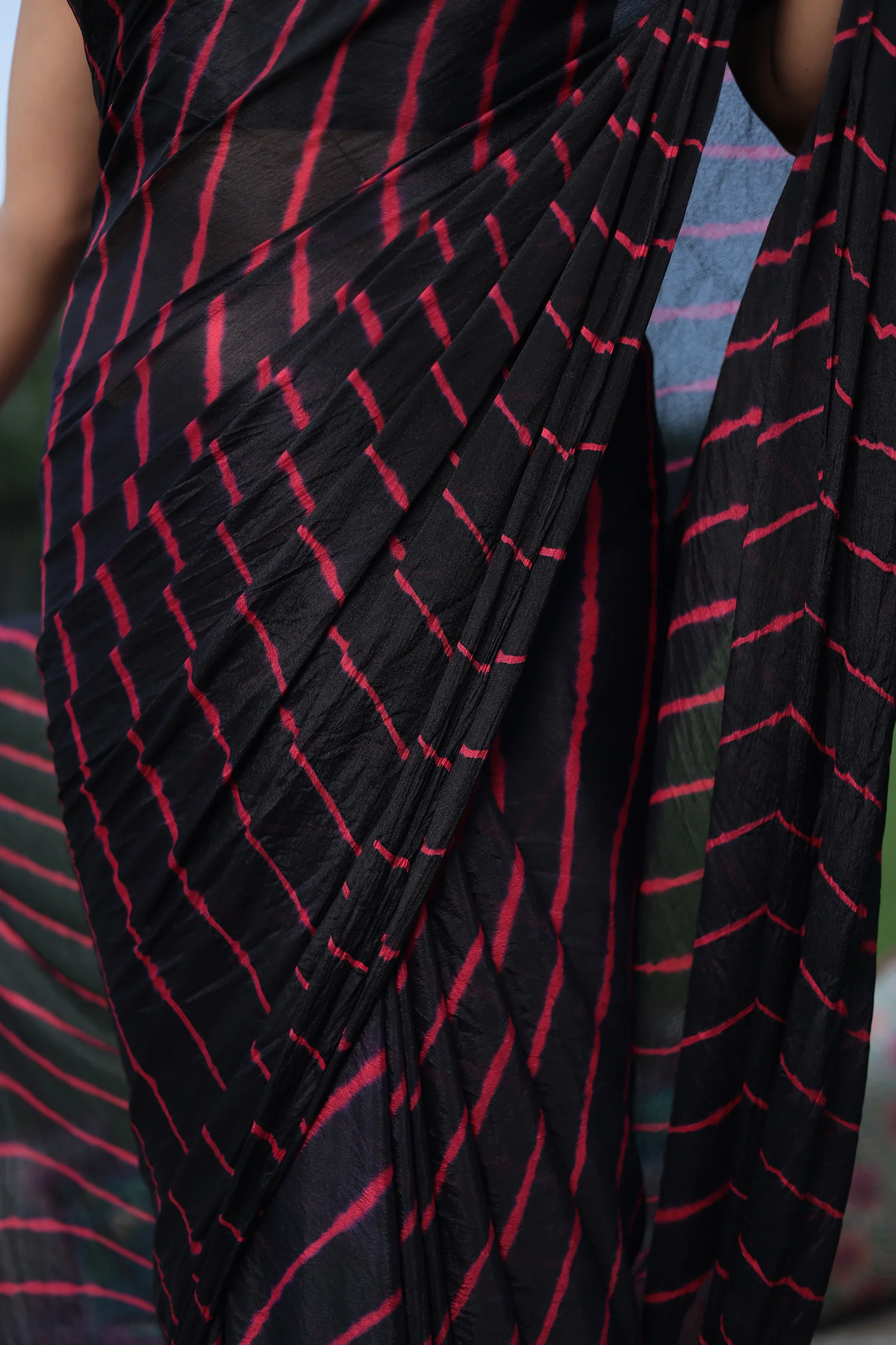 Leheriya Chiffon Saree - Image 4