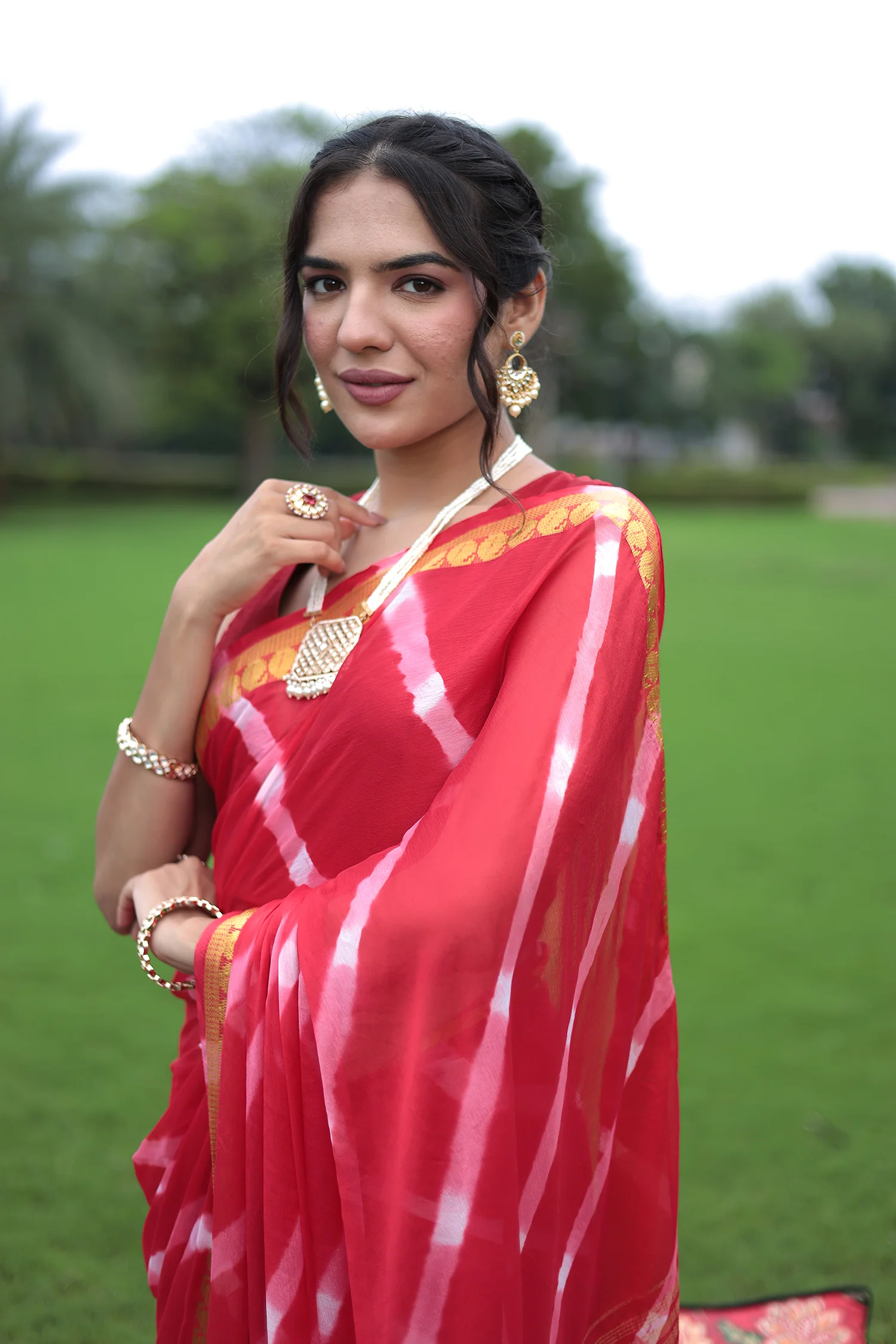 Leheriya Chiffon Saree with Zari border - Image 2