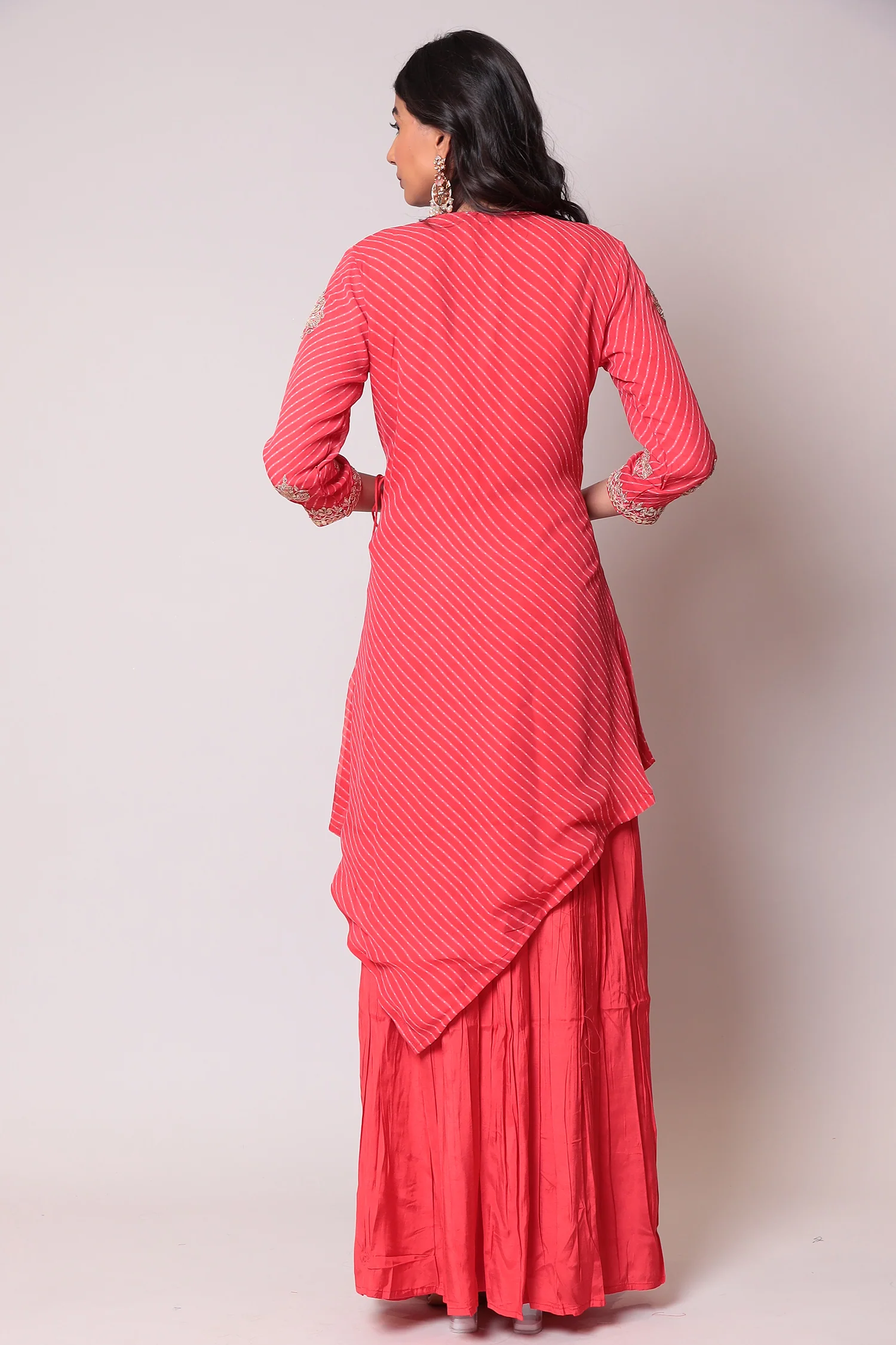 Leheriya Georgette Suit with Gota Patti work. - Image 4