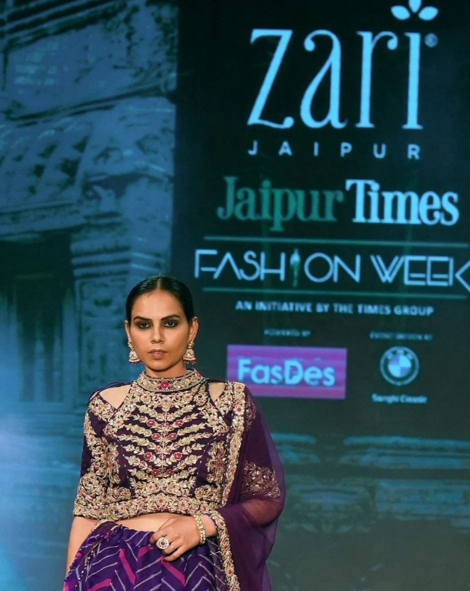 Leheriya Organza Lehenga Embroidered with Zardozi work - Image 3