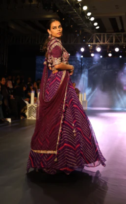 Leheriya Organza Lehenga Embroidered with Zardozi work - Image 6