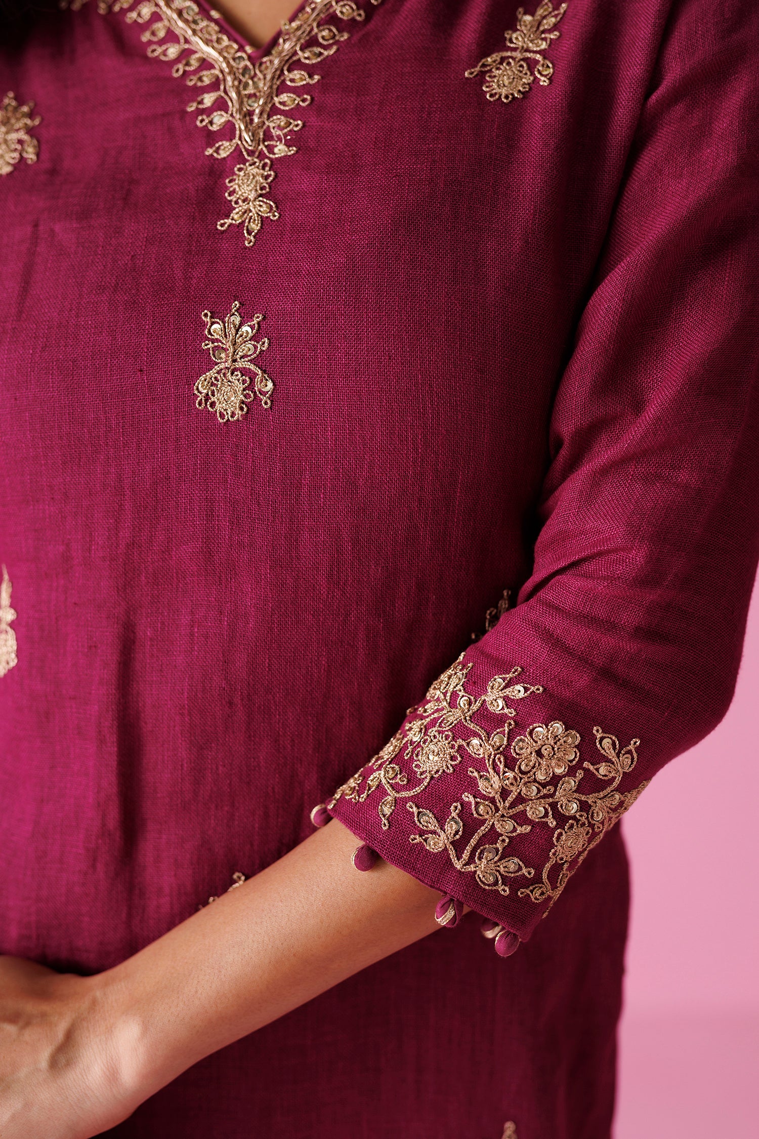 Linen Suit with Dori, Sequins and Zardozi work - Image 9