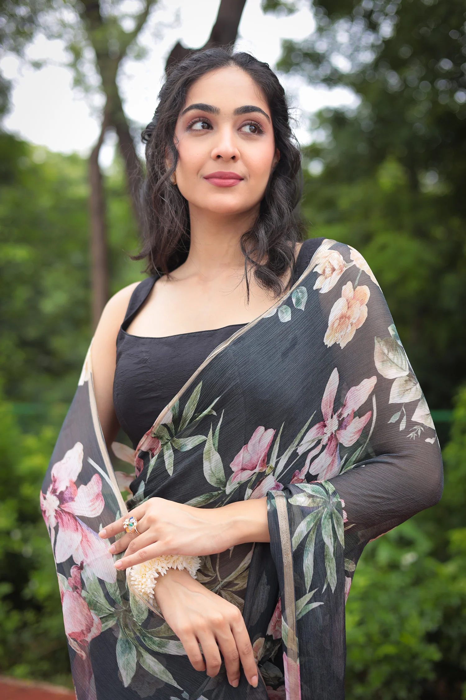 Floral Printed Chiffon Saree - Image 2
