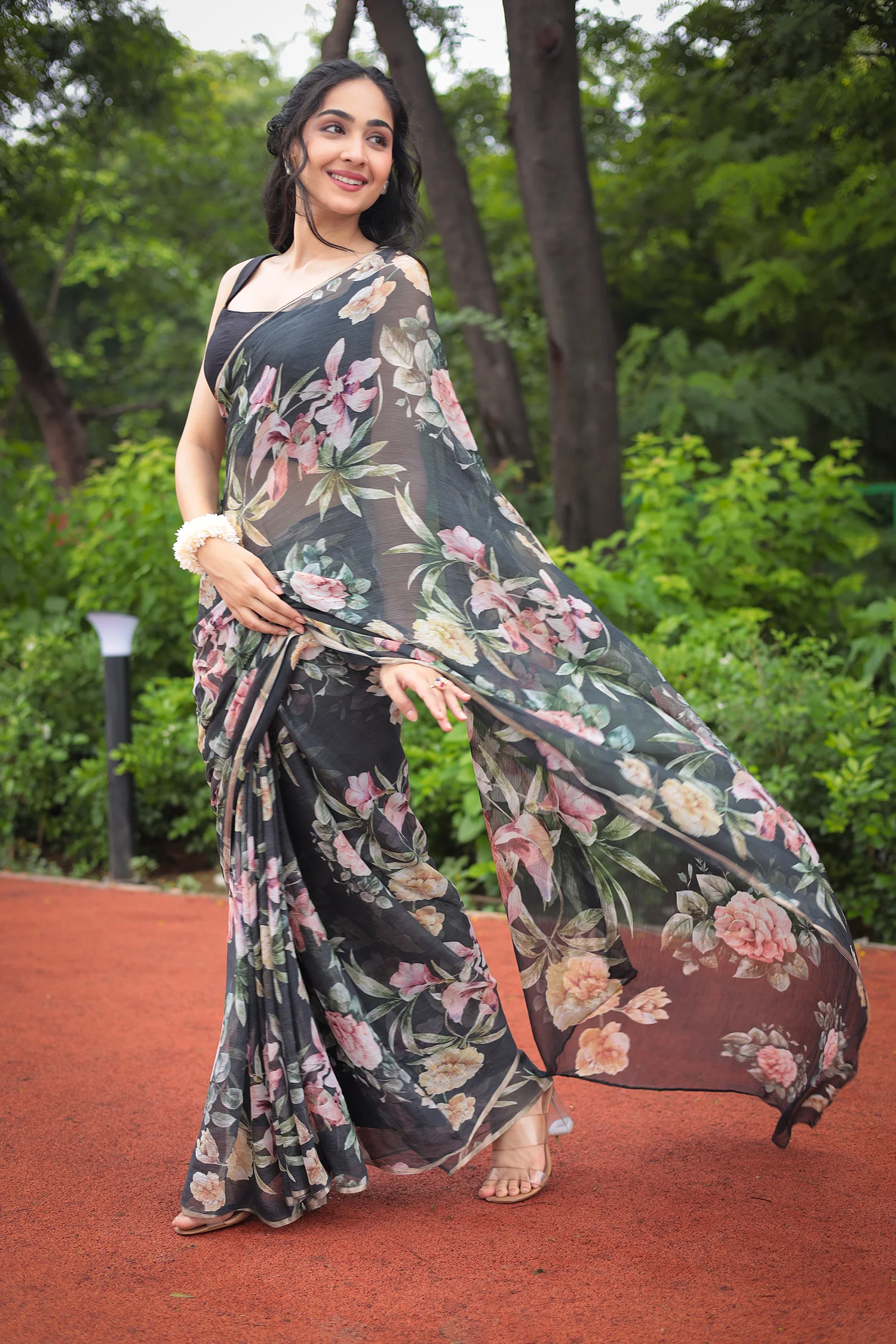 Floral Printed Chiffon Saree - Image 5