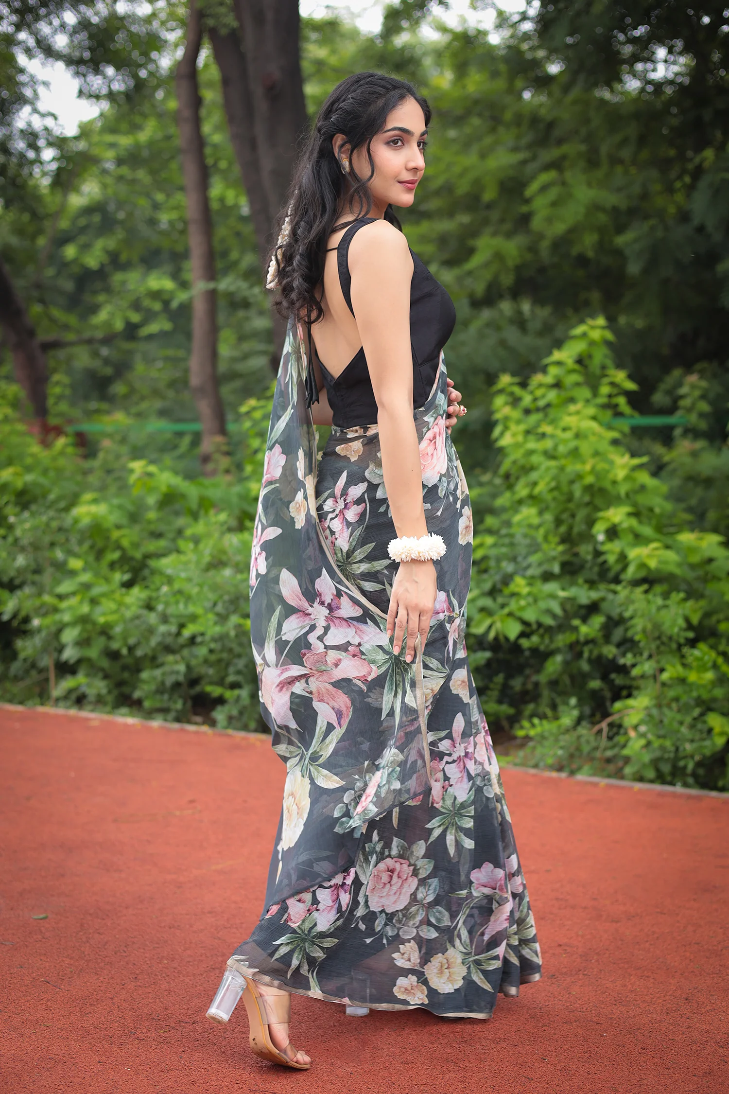 Floral Printed Chiffon Saree - Image 6