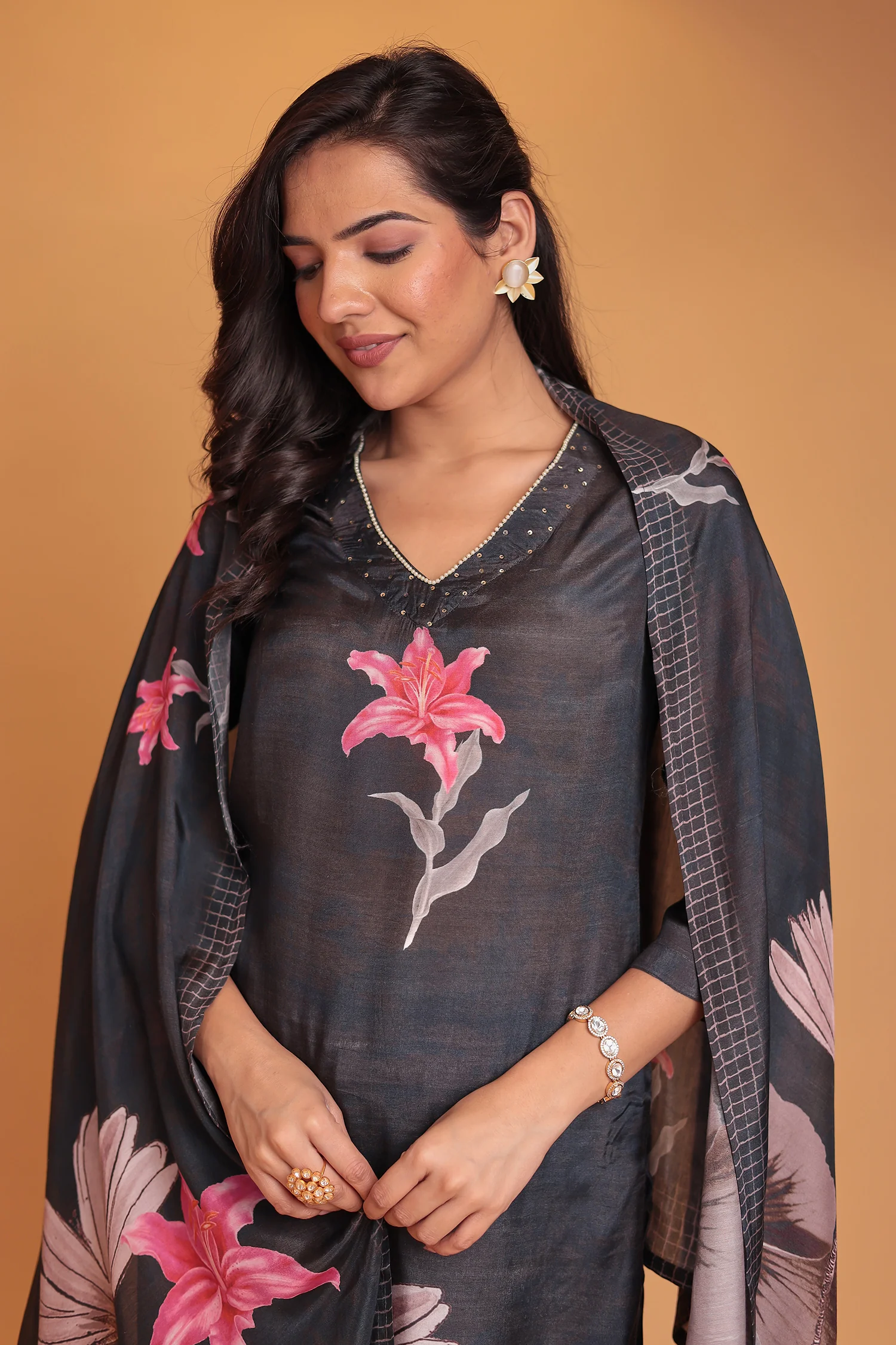 Printed Silk Blend Kurta Set with Pearl and Sequins work - Image 2