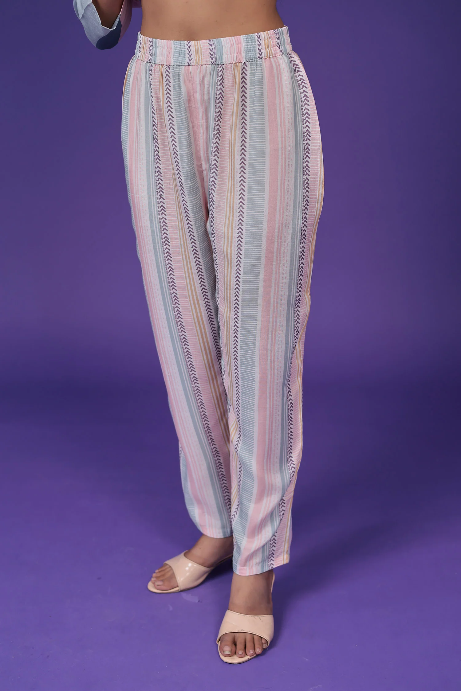 Printed Silk Blend 2 Pcs Kurta Set with Embroidered work - Image 6