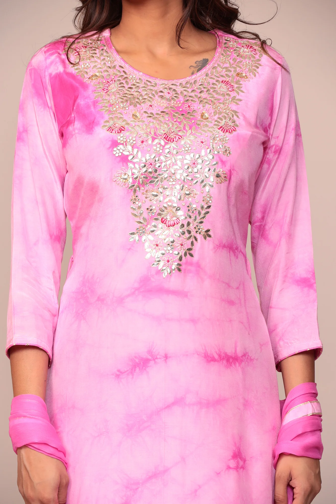 Tie & Dye Silk Suit with Gota Patti and Thread Work. - Image 9