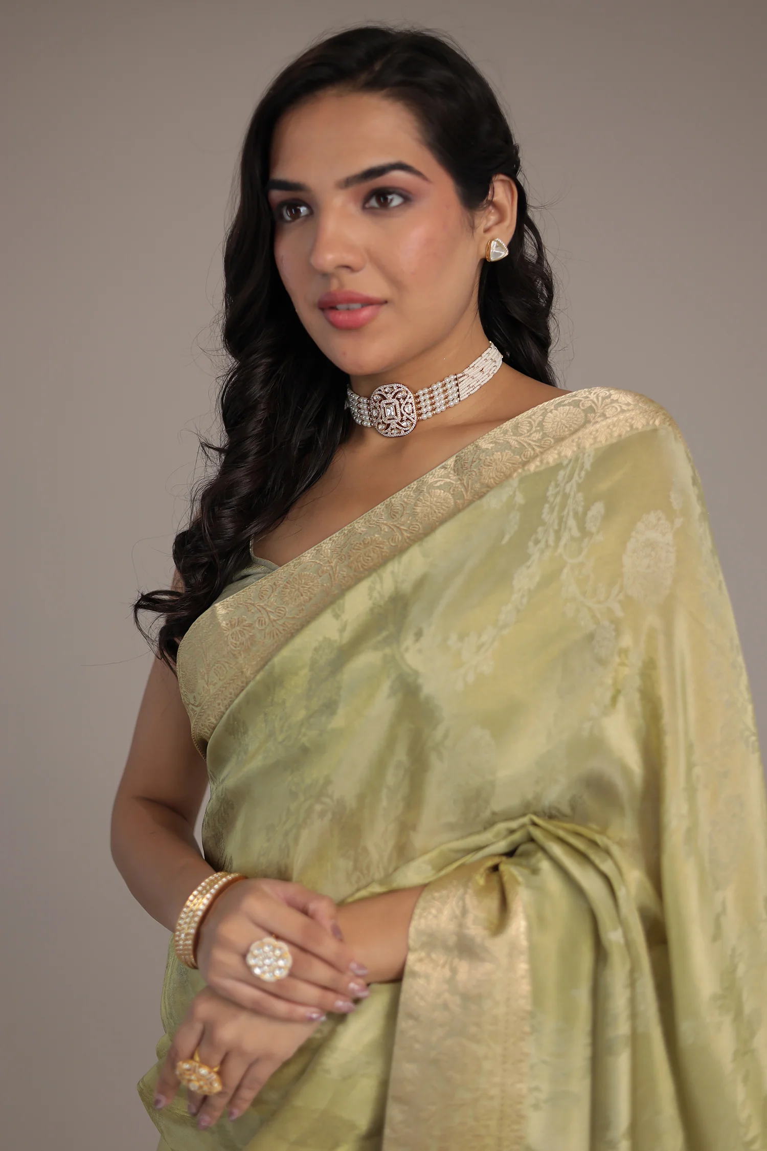 Luxurious Shimmer Tissue Saree with Traditional Handwoven Touch - Image 9
