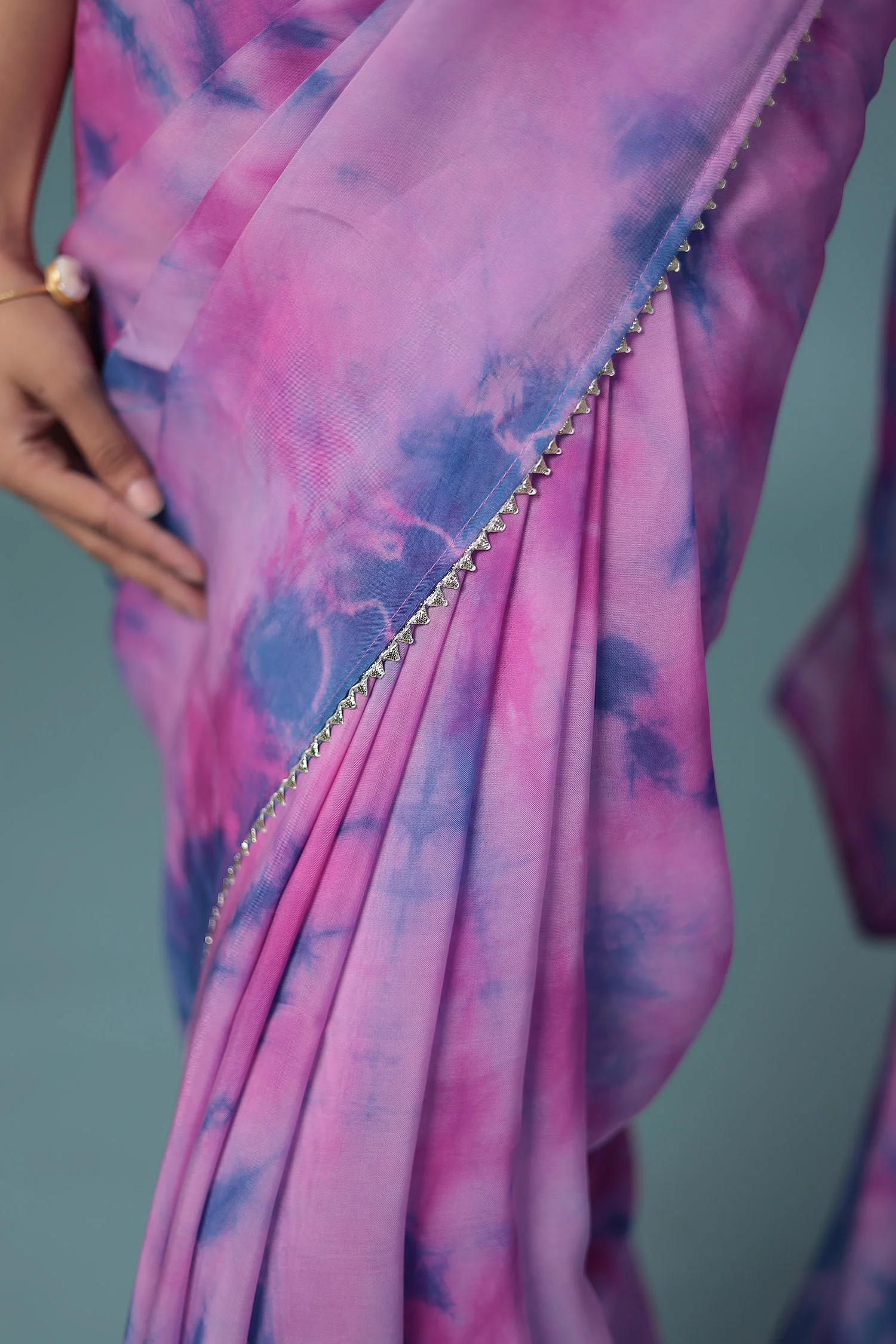Tie & Dye Crepe Silk Saree - Image 4